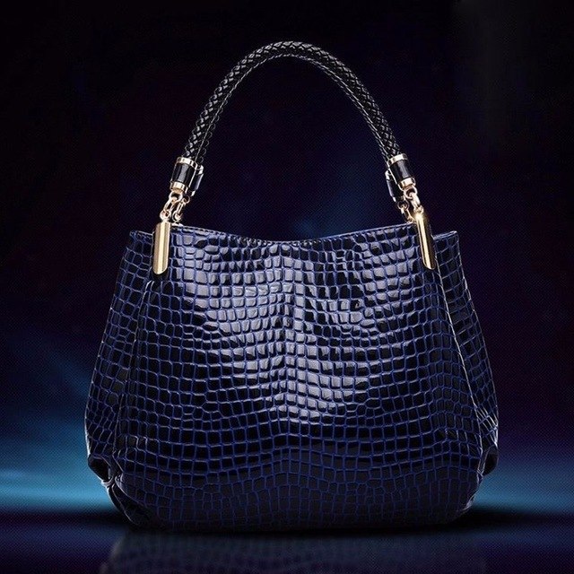 Women's Crocodile Embossed PU Leather Shoulder Bag — Chic Textured Handbag for Everyday & Evening Wear