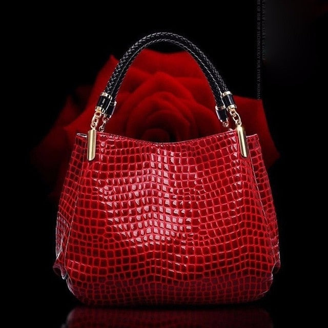 Women's Crocodile Embossed PU Leather Shoulder Bag — Chic Textured Handbag for Everyday & Evening Wear